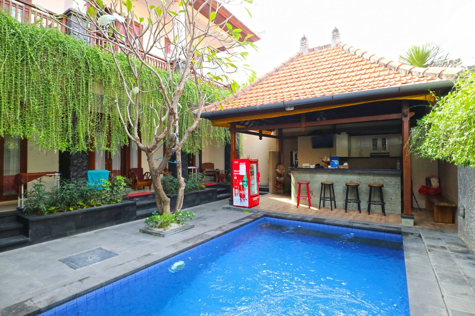 D'Astri Guesthouse Sanur Redpartner Денпасар Екстер'єр фото